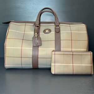 SOLD!❌ Burberrys Travel Boston Bag with Pouch